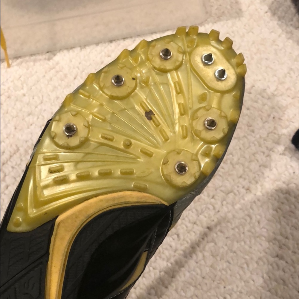 ASICS track shoes - Picture 3 of 4